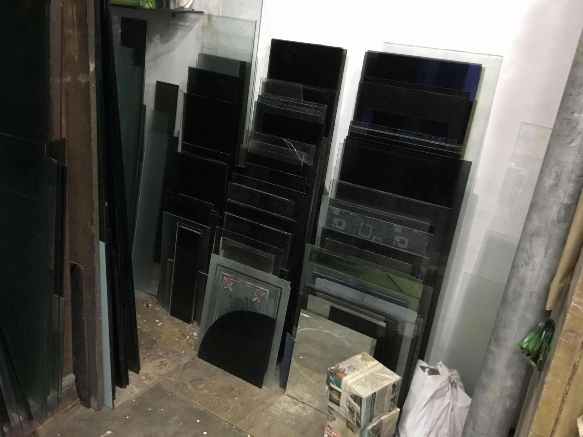 Lakshmi Sainadh Glass And Plywoods