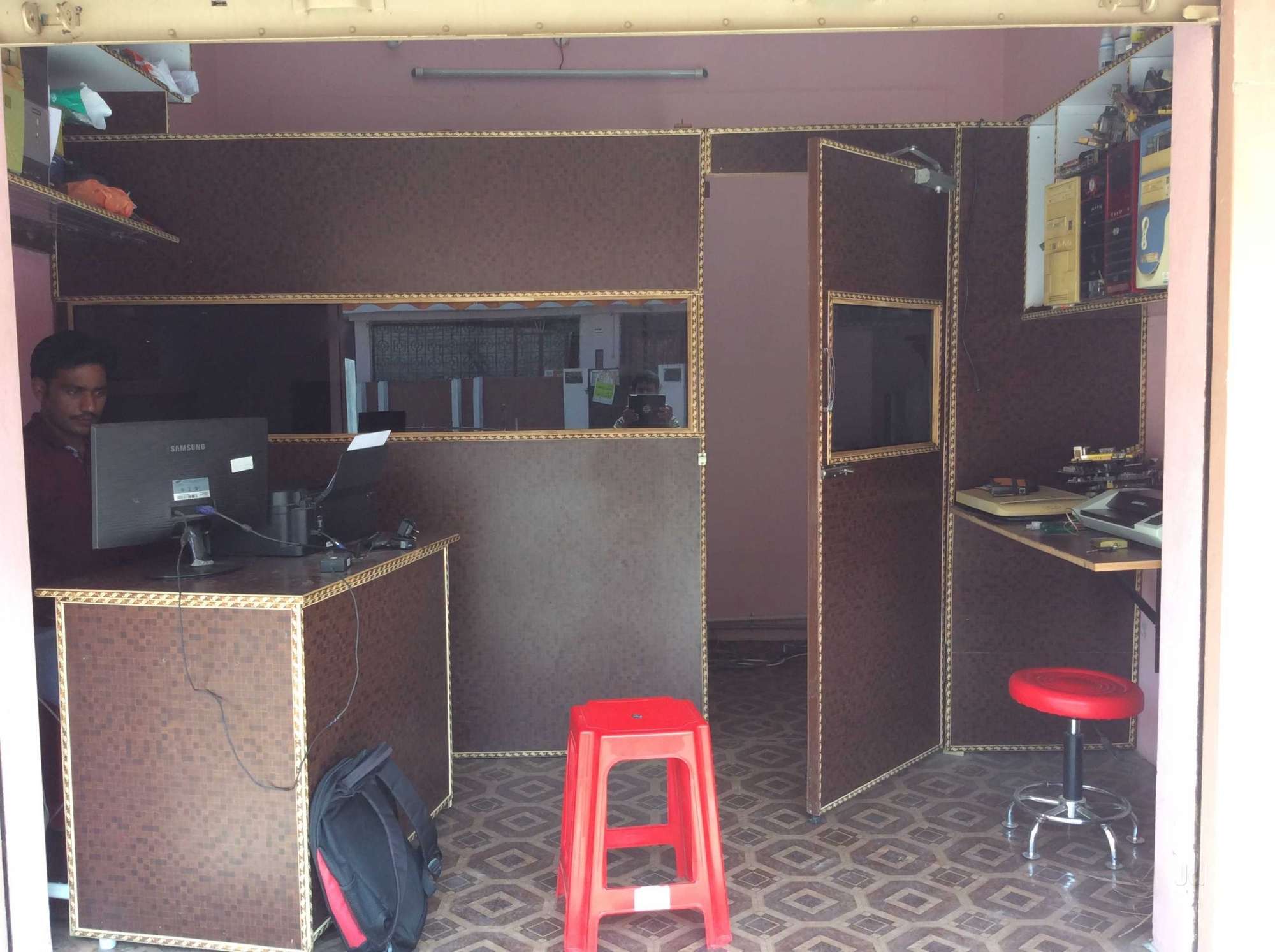 .Sri Computer Service Center