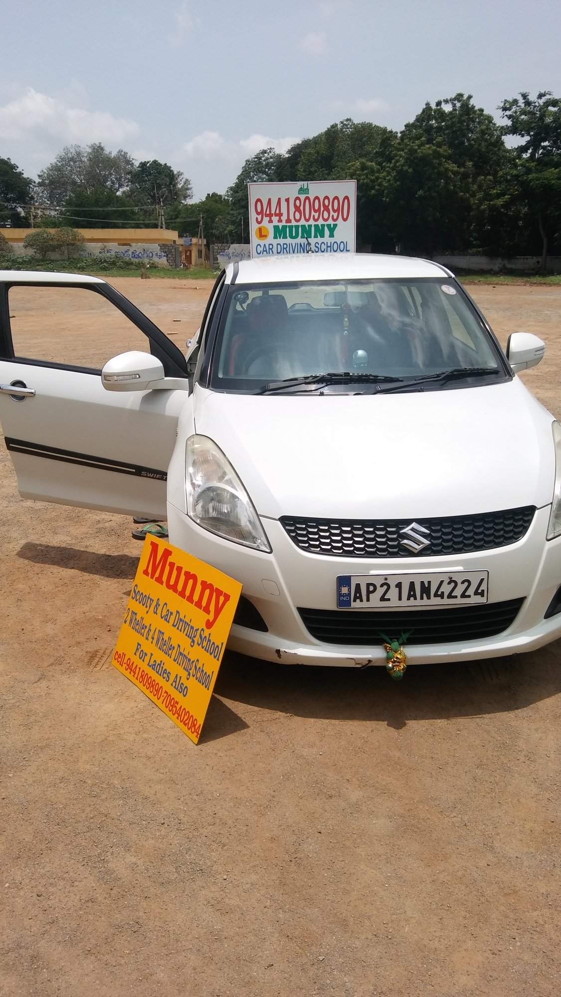 Munny Car Driving School