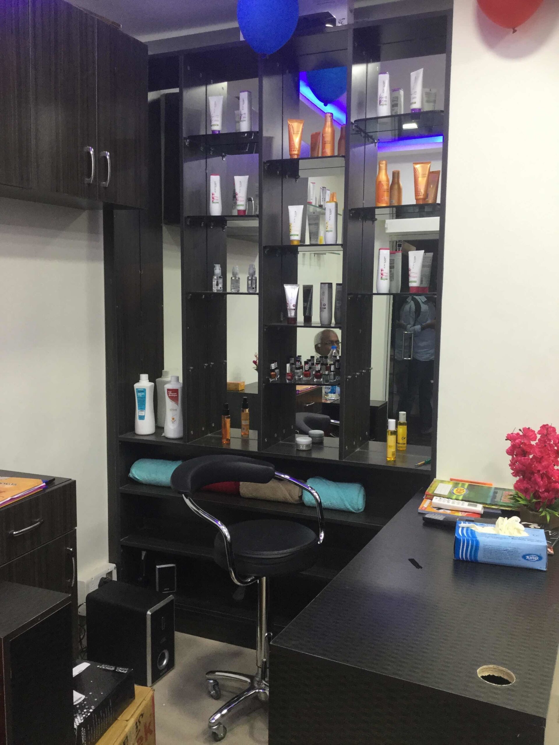 Sparkle Unisex Salon