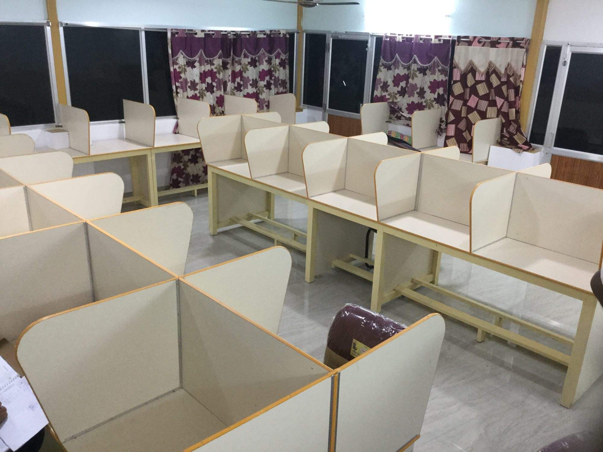 Amigos Gents Hostel & Reading Hall