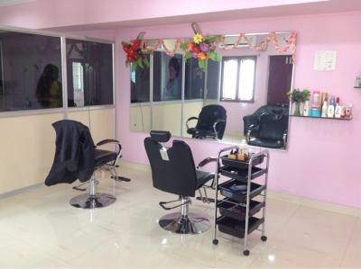 Apple Beauty Saloon