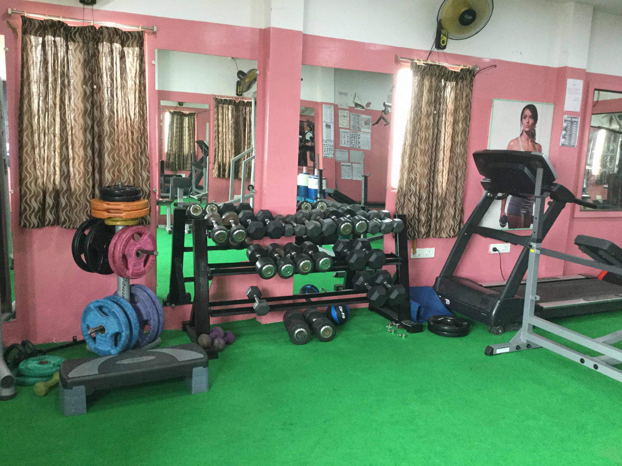 Rich Looks Beauty & Fitness Centre