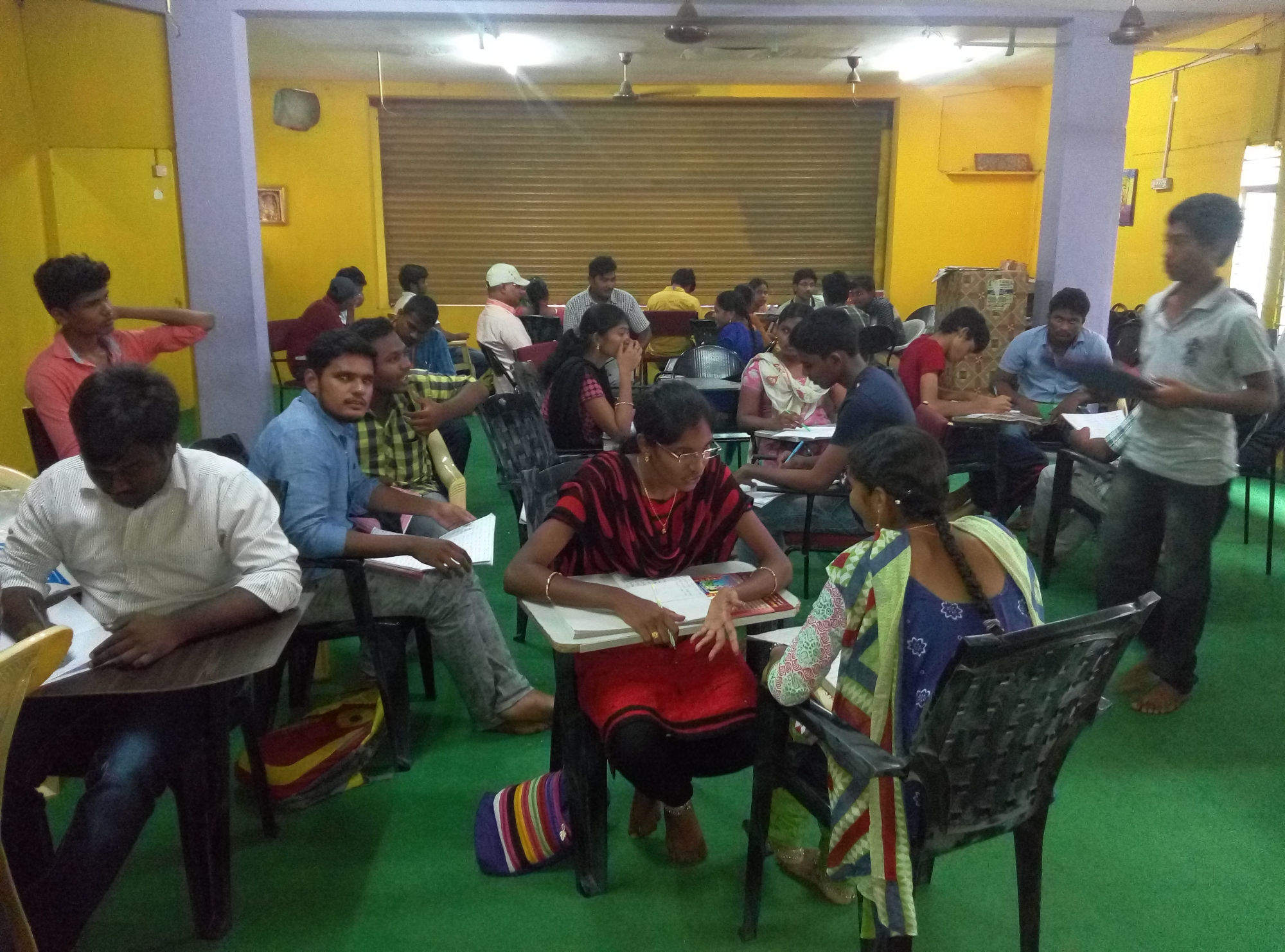 Sri Srinivasa Spoken English & Hindi