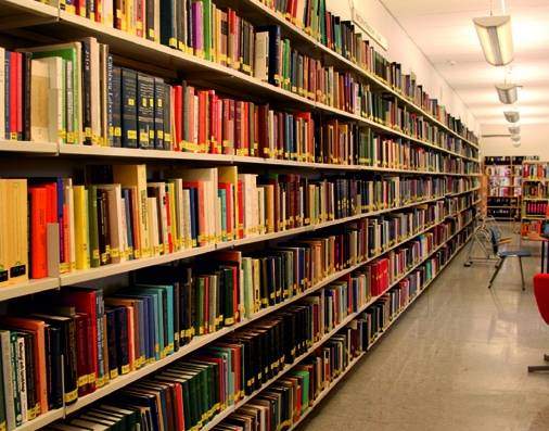 Velagapudi Durgamba Siddhartha Law College