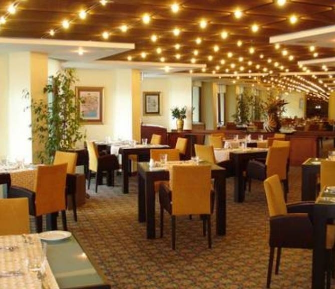 Black Lounge Bar- The Kay Hotel