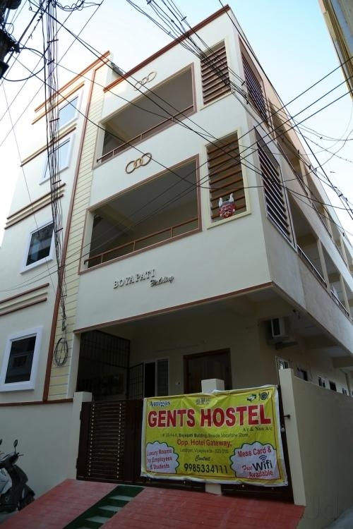 Amigos Gents Hostel & Reading Hall