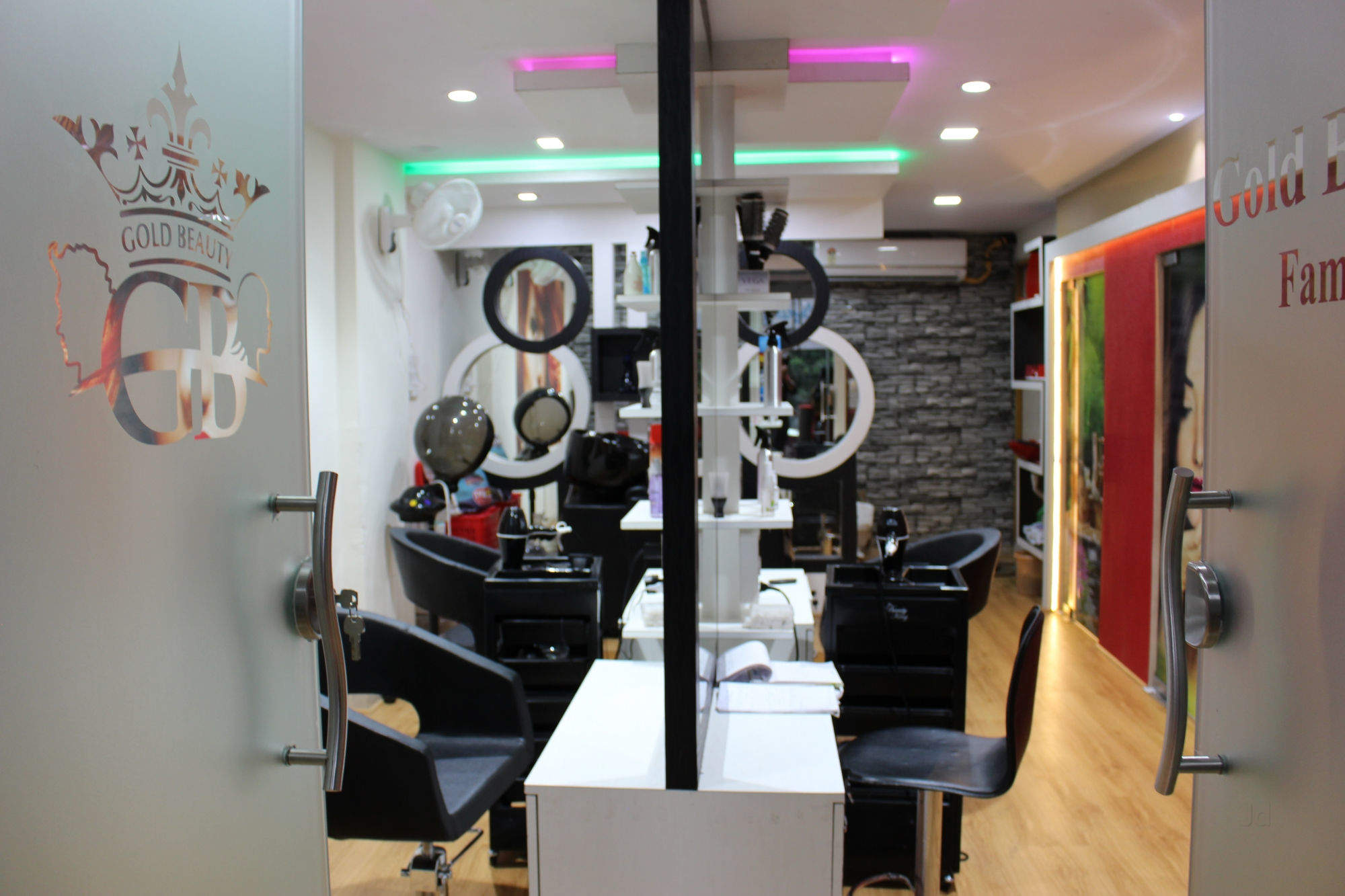 Aparna Herbal Beauty Clinic N Training Institute