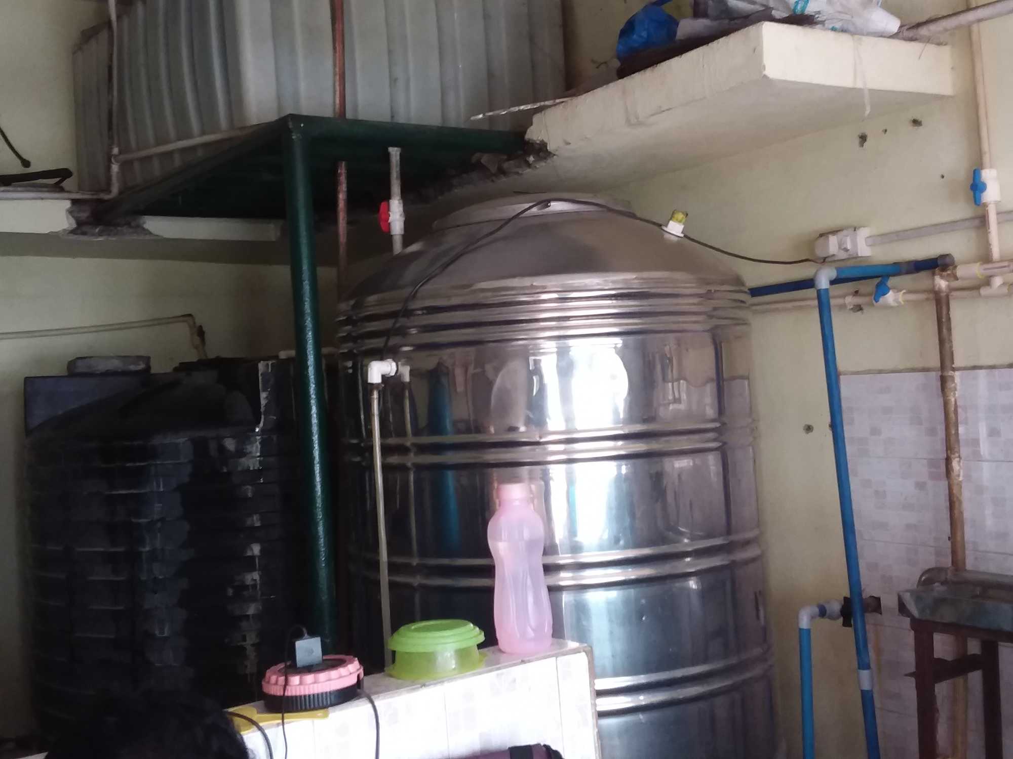 SRR Ice Qubes And Mineral Water